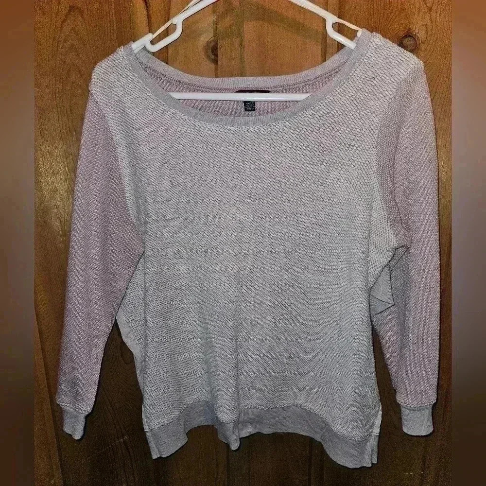 American Eagle Outfitters Pink Blouse Women's‎ Medium Split Flowy Open Back